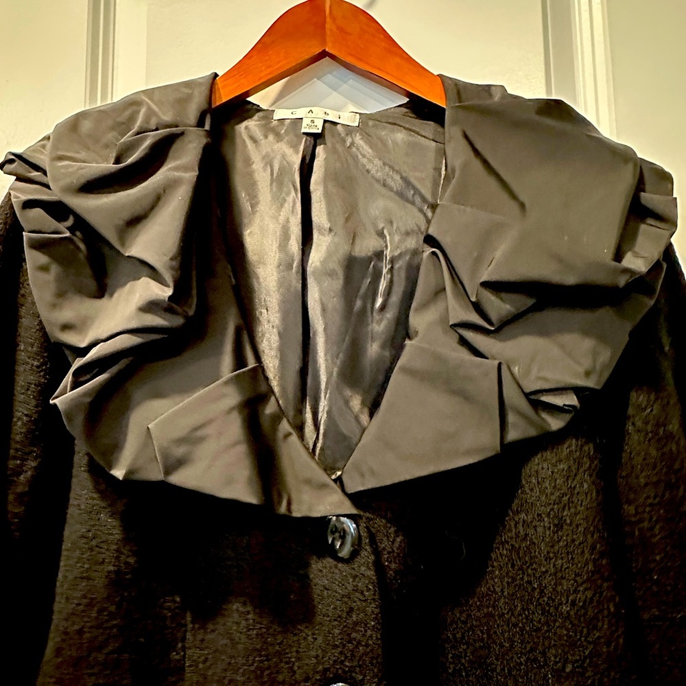 Cabi Editor in Chief Jacket with Ruffle Collar, Size Small - Picture 2 of 6